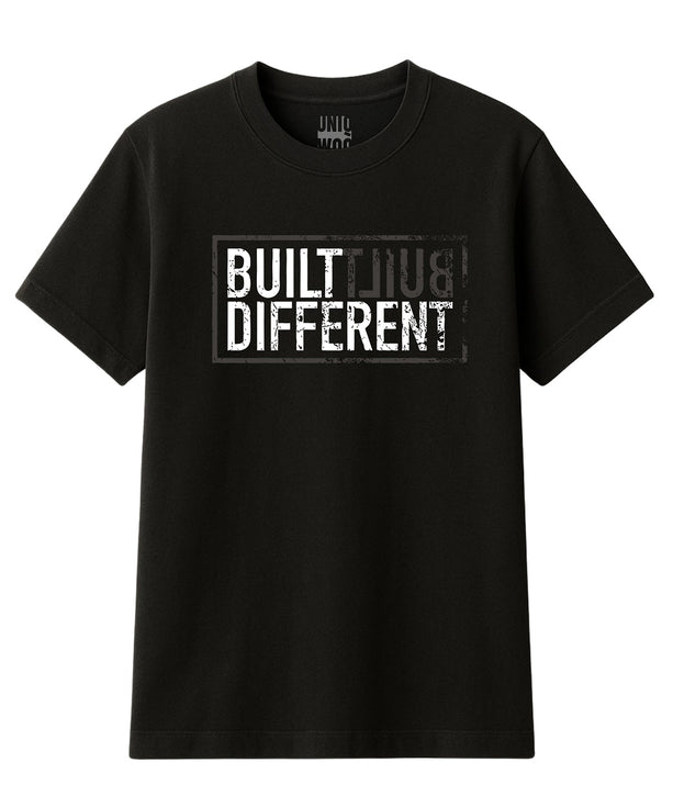 Built Different Tişört UNIQWO